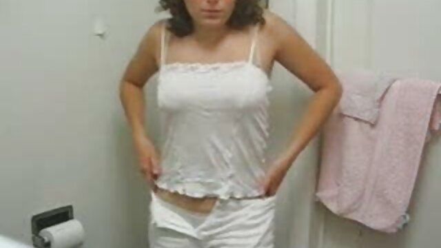 Vidéo Sexy poussin russe xxx deviergement au restaurant grec