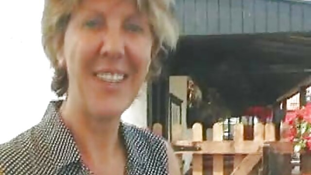 Vidéo Skype (lily.stinson2) se frottant la chatte sur femme vierge xxx CAM