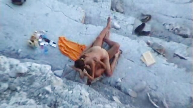 Vidéo Deux belles blondes s'amusent video porn vierge avec une bite